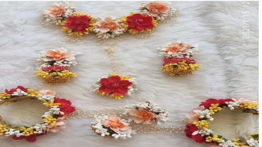 What are some popular colors for artificial flower jewellery