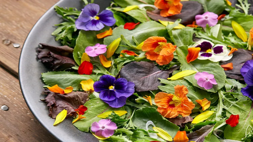 What are some popular edible flower petals used for decoration?